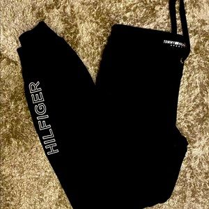 BLACK TOMMY HILFIGER SWEATPANTS